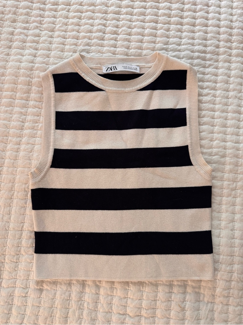 Zara sleeveless navy and cream striped knit crop tank top - Size M